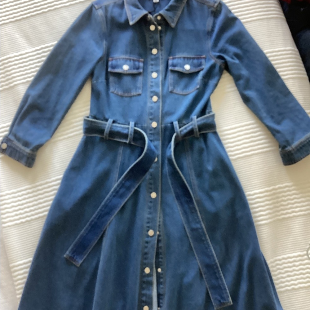 NWT REISS DENIM DRESS. A classic forever piece for your wardrobe.